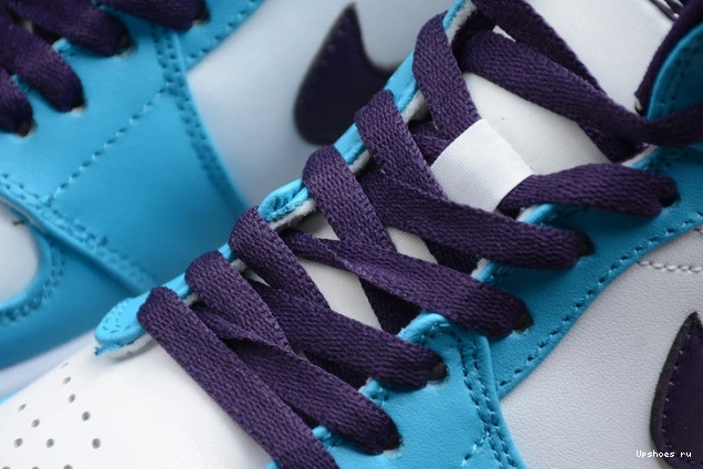 554724-415 Hornets  Mid 1 Jordan 0314